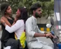 स्कूटी पर अश्लील रील्स बनाने वाली दोनों लड़कियों व एक लडके को नोएडा पुलिस ने किया गिरफ्तार