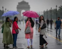 Delhi Weather : बारिश का अलर्ट, चलेंगी तेज हवाएं, 5 मई तक के मौसम का हाल