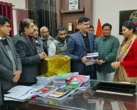 Raebareli News : कोचिंग फेडरेशन ऑफ इंडिया रायबरेली ने छात्रों को प्रदान की पुस्तकें