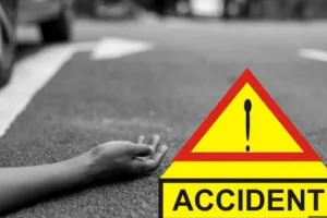 Road Accident  : भीषण सड़क हादासा, युवक की मौत ; साथी अस्पताल रेफर 